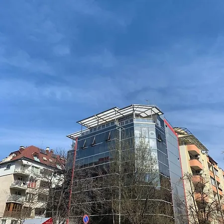 Lilia 3 Self-check In With Hot Water Despite Prevention In The Neighborhood, Food And Drink Shop Open Until 10 Pm And Free Parking Area Next Ot 24 Food And Drink Shop And Free Parking Area Apartamento Sófia