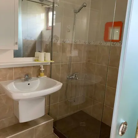 Lilia 3 Self-check In 索菲亞